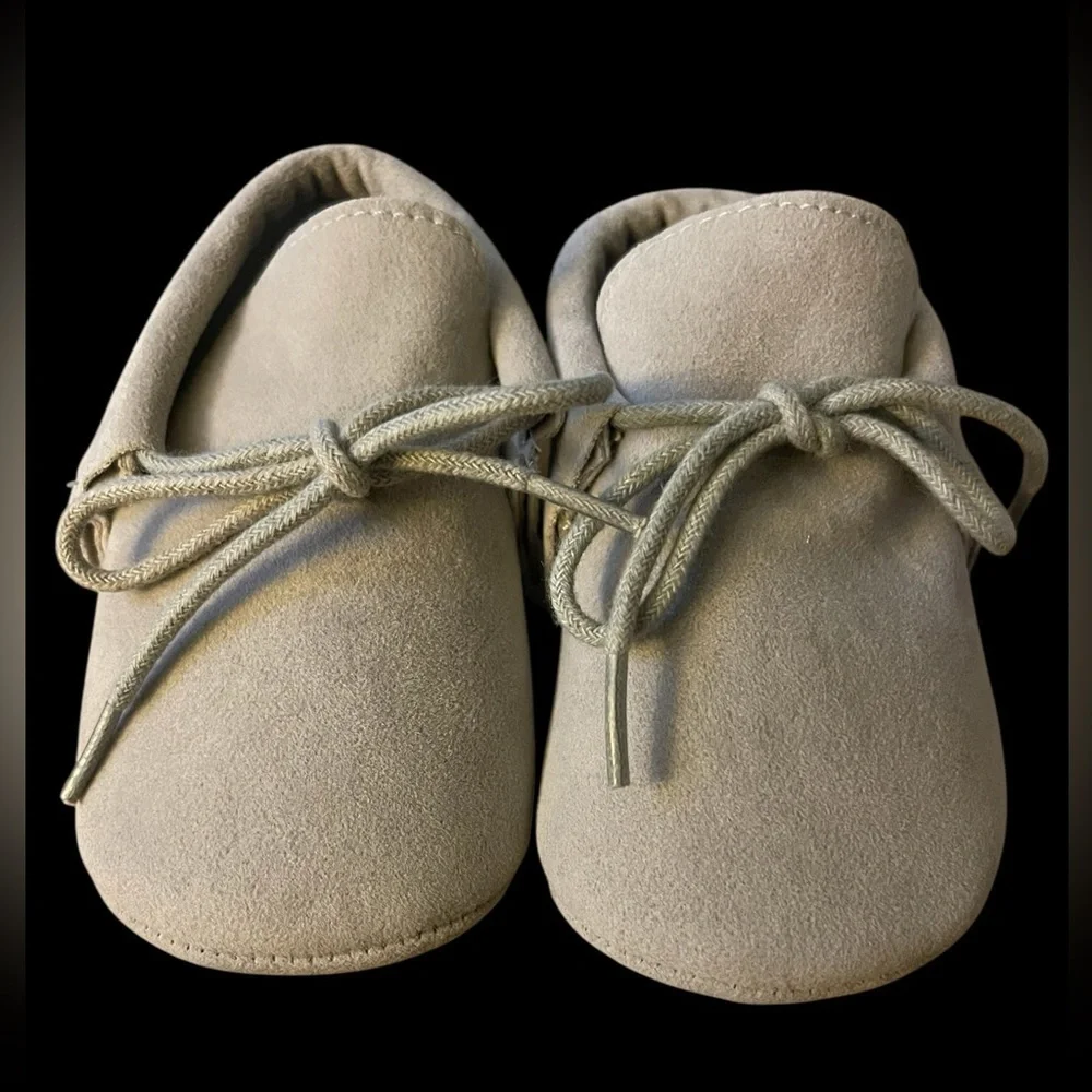 🤍🩶ROMIRUS Soft Gray Kids Shoes moccasin style size 2 (3-6mos) New without tags